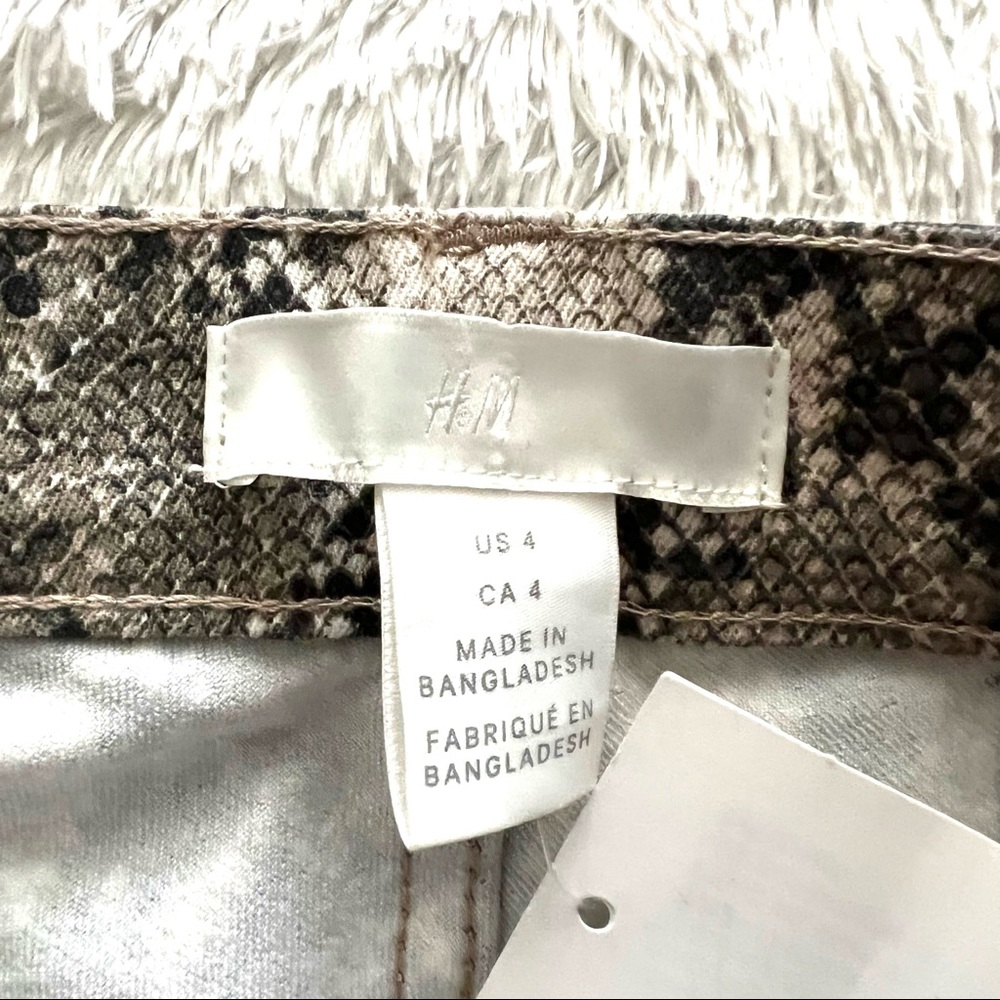 NWT H&M  HIGH WAISTED SNAKESKIN JEAN - Picture 15 of 15